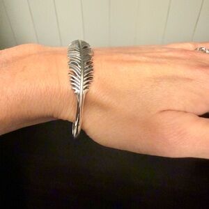 American West Silver 925 Feather Bangle Bracelet in Package 📦 @QVC Chic Layer ⭐️
